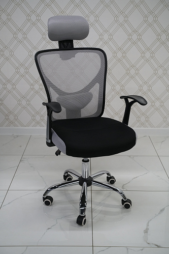 Компьютерное кресло Lody 1 серое / черное из шоурума 3