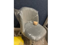 Стул на металлокаркасе Gabi 1 бежевый / черный с серебряными наконечниками фото покупателя 526