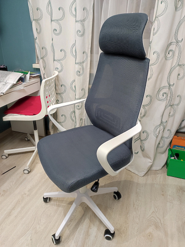 Компьютерное кресло Golem dark gray / gray / white фото покупателя 70