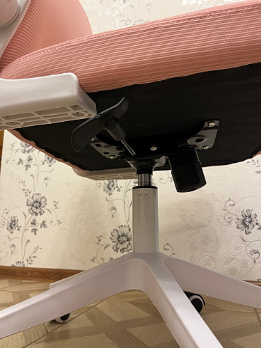 Компьютерное кресло Konfi dark gray / pink / white фото покупателя 221