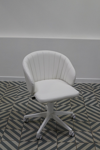 Компьютерное кресло Пард светло-коричневый из шоурума 4