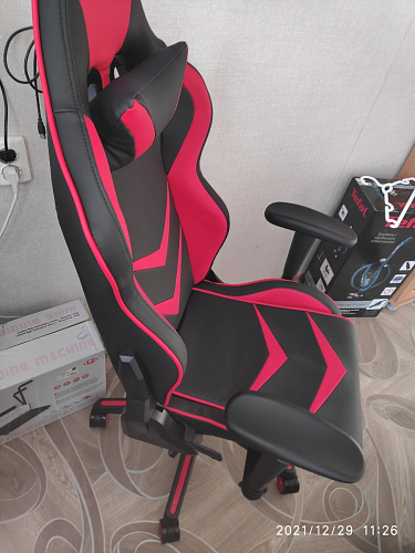 Компьютерное кресло Racer черное / красное фото покупателя 151